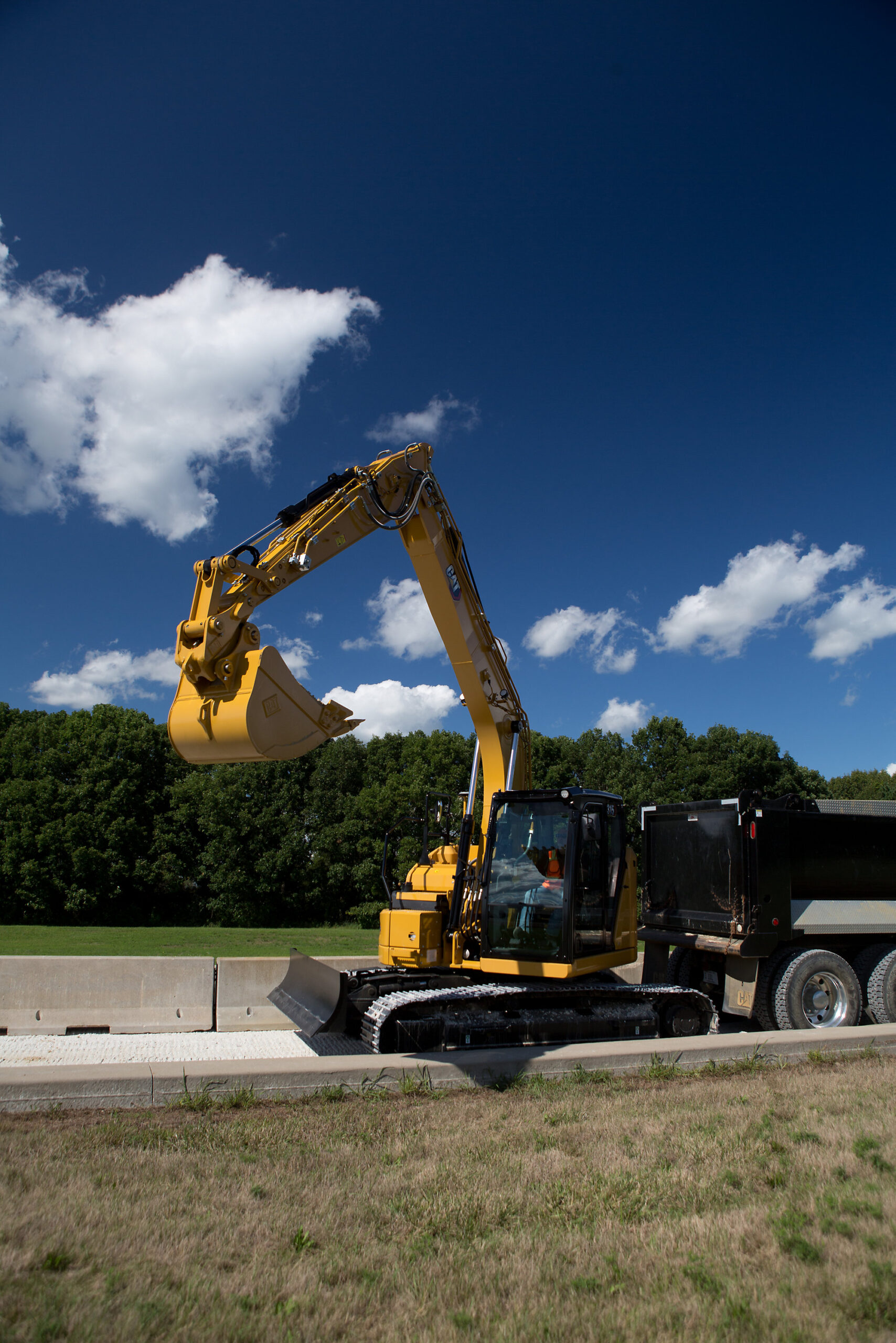 The new Cat 315 is the most productive Cat excavator in ...